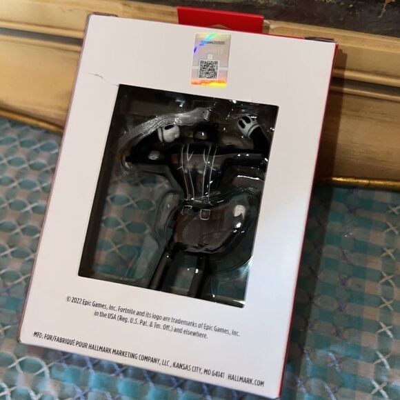 2022 Hallmark Fortnite Toon Meowscles Christmas Ornament NEW IN BOX Epic Games - Picture 3 of 4